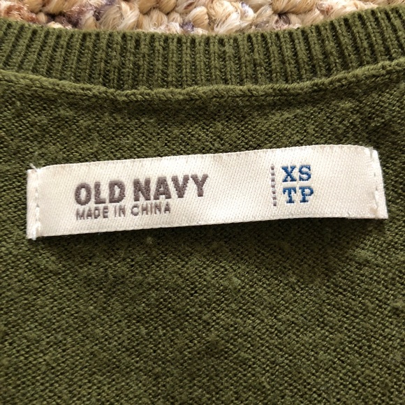 Olive green cropped vest - Picture 2 of 3